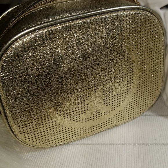 Tory Burch Handbags - Make-up case ( Tory burch)